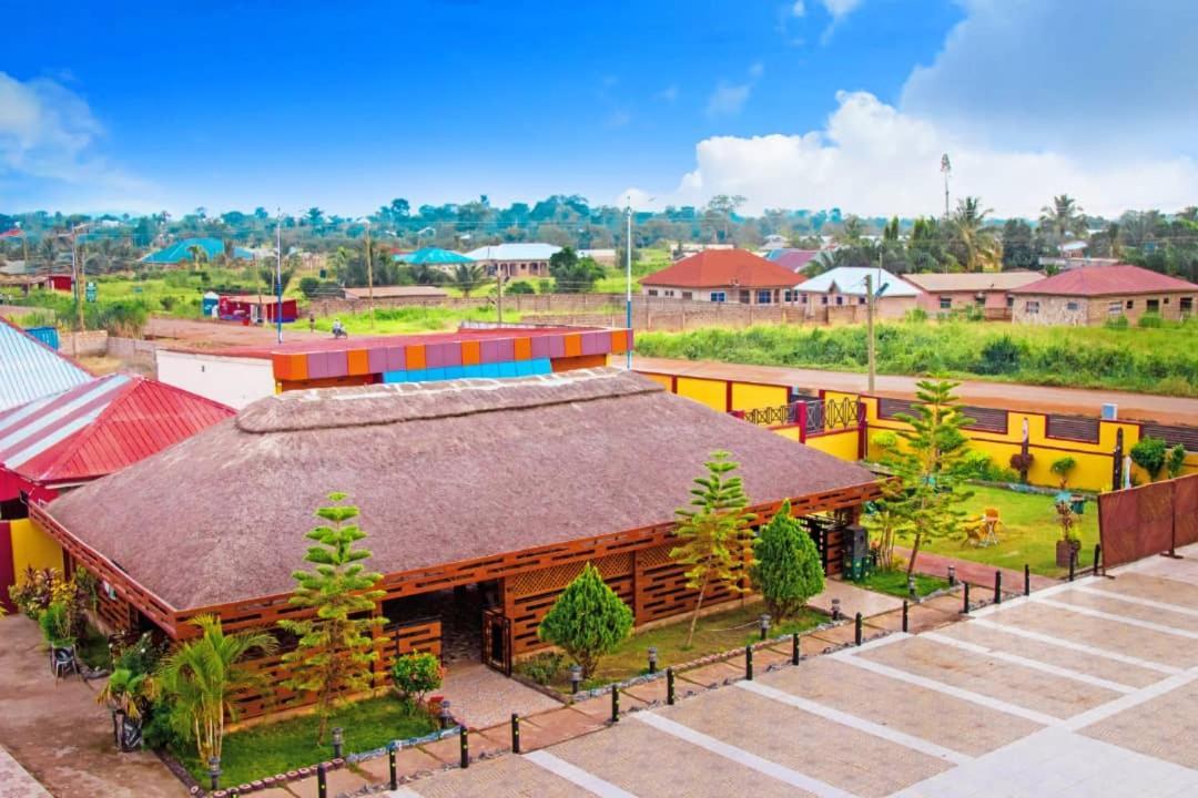 Kikis Court Resort Hohoe Extérieur photo
